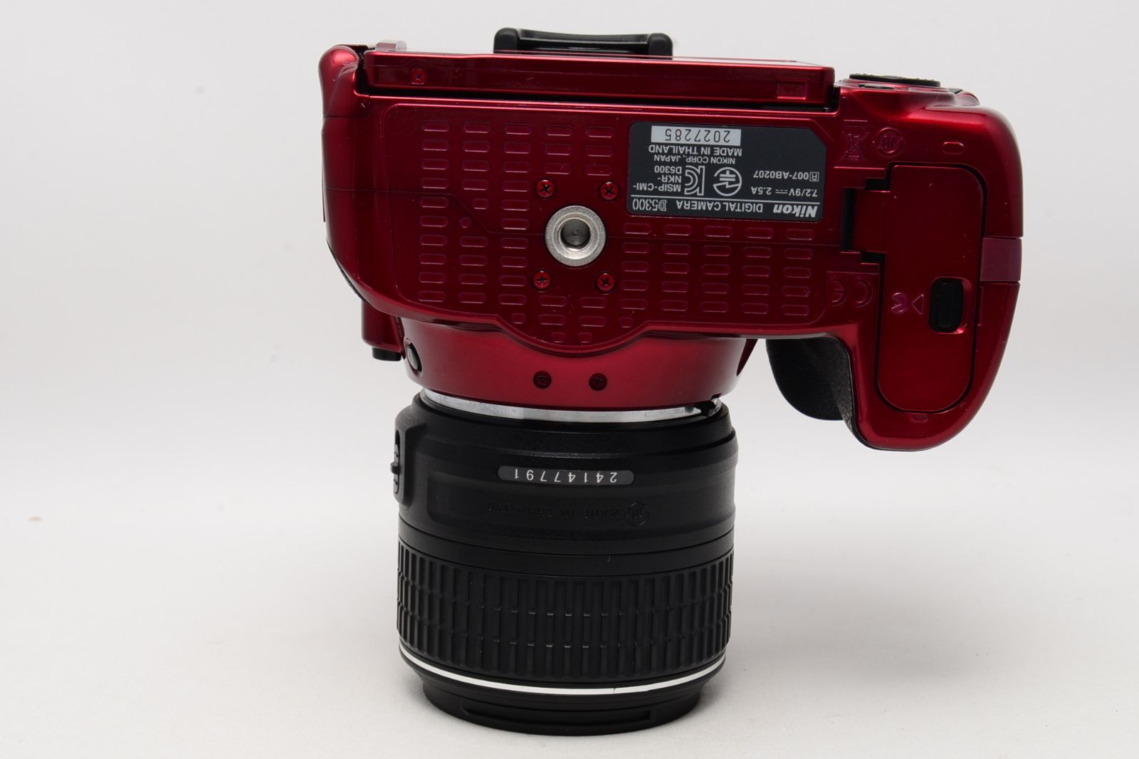 シャッター回数8066☆ ニコン Nikon デジタル一眼レフカメラ D5300 18-55mm VR II レンズキット レッド - カメラ、光学機器