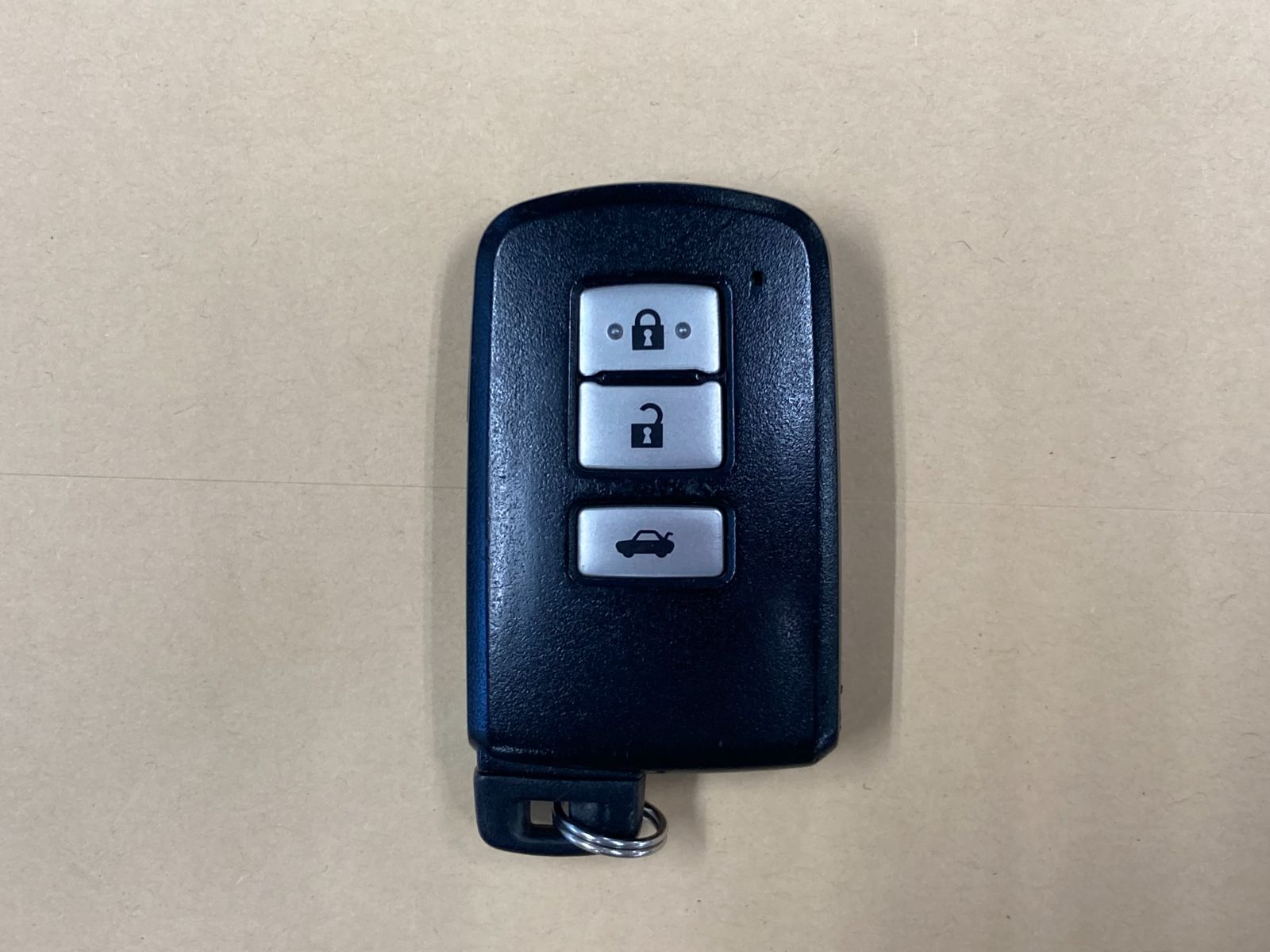 『新品』カムリスマートキー タイプ3T/SI【70系カムリ シルバーメッキ】スマートキーTPU製