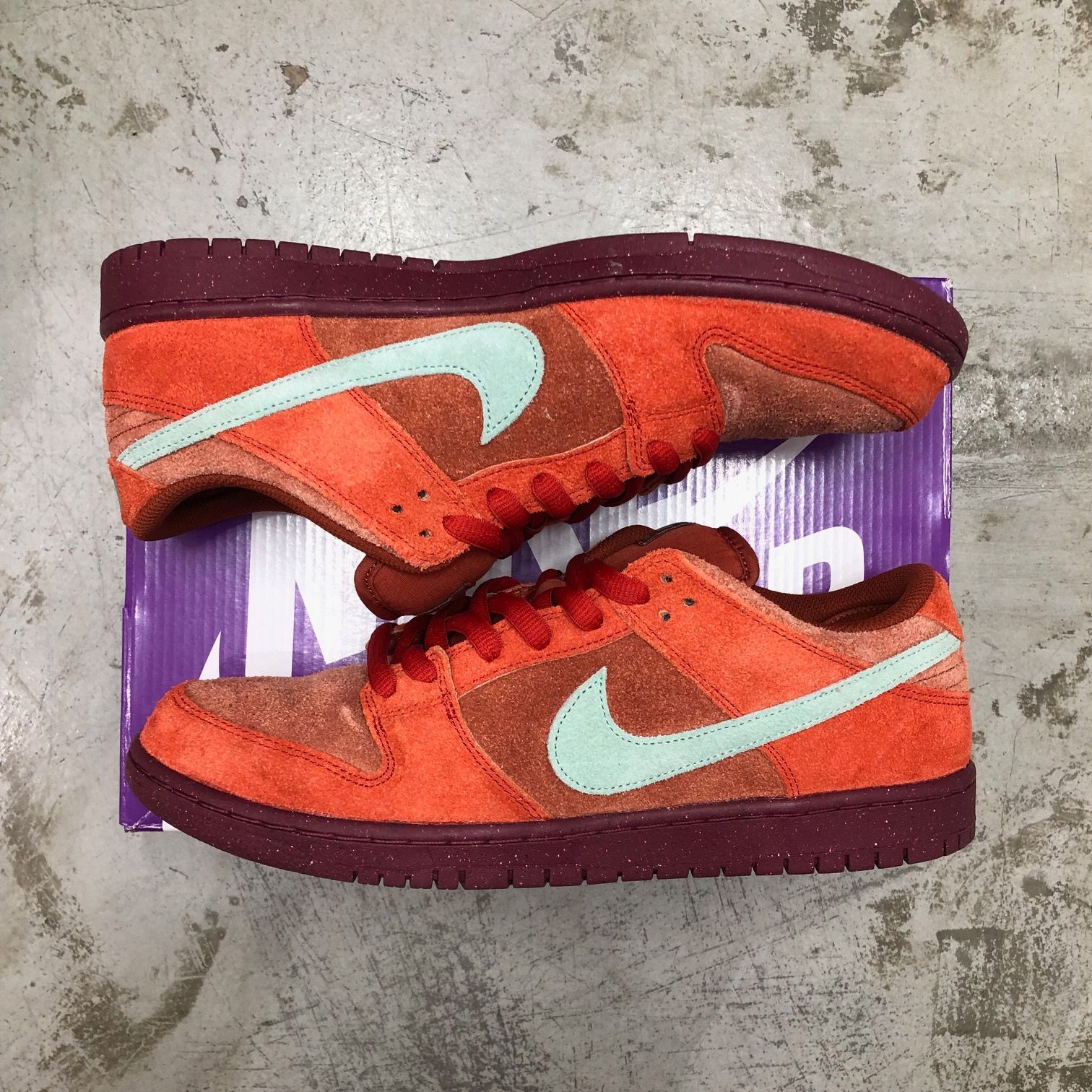 国内正規 NIKE SB Dunk Low Pro PRM Mystic Red and Rosewood DV5429 