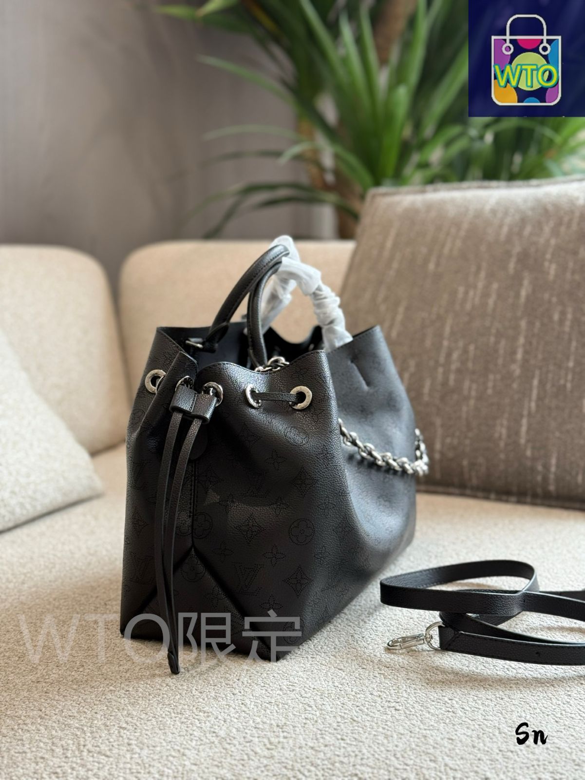 LOUIS VUITTON ドローストリングバッグ LOUIS VUITTON ドローストリングバッグ