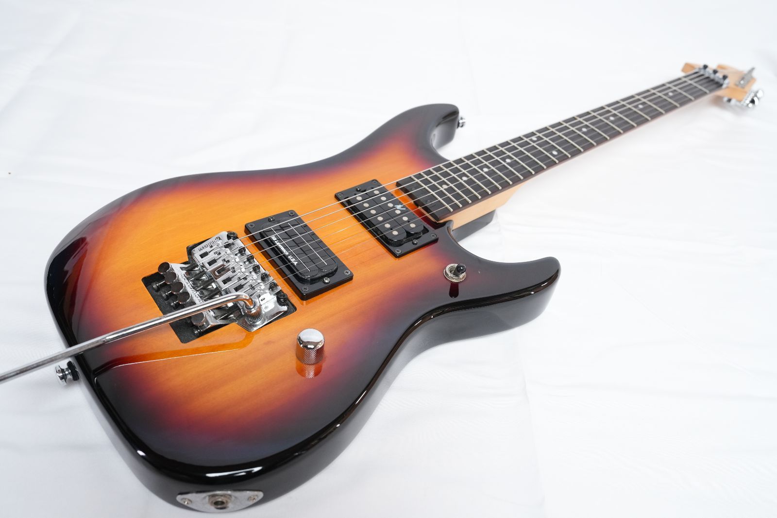 美品【Washburn】エレキギター ストラトタイプ サンバーストカラー Washburn】エレキギター ストラトタイプ サンバーストカラー