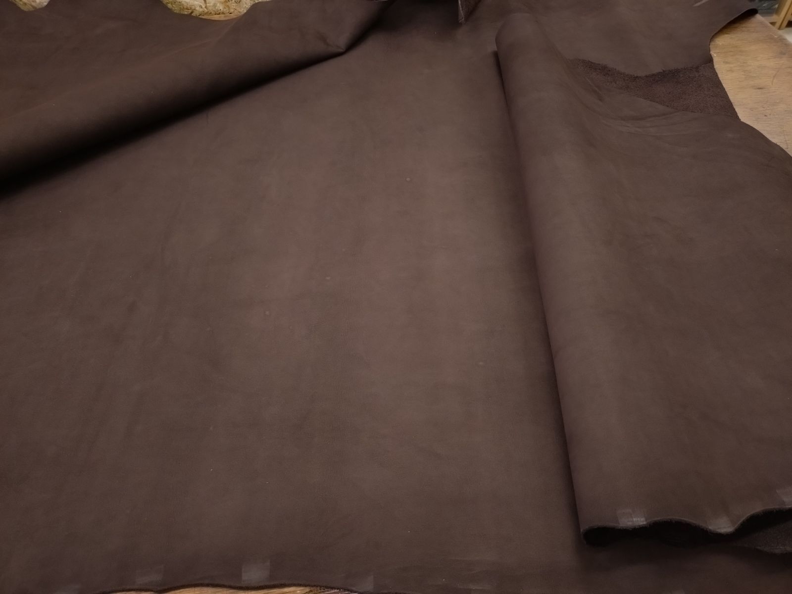 ヌバック革 ダークブラウン