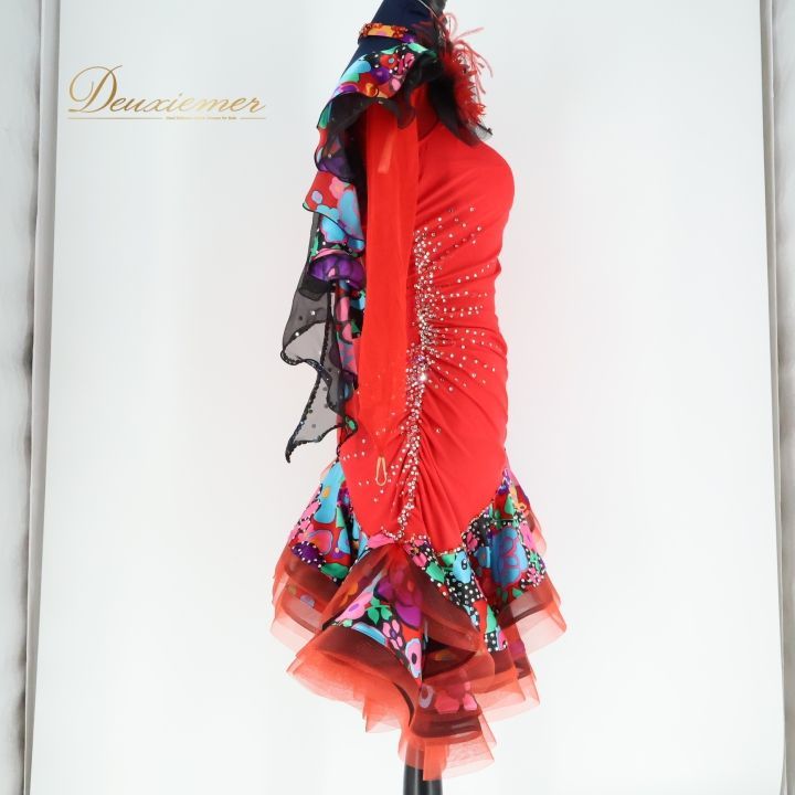 ご購入はこちらから。 社交ダンス 衣装 ラテン ドレス ワンピース インザムード in the MOOD フリル 花柄 パーティ 発表会 レッド系 レトロ 花模様 ボリューム 衣装 女性用 発表会用 ドレッシー おしゃれ パーティ用 パフォーマンス用 フェスティバル用 ステージ衣装 達成