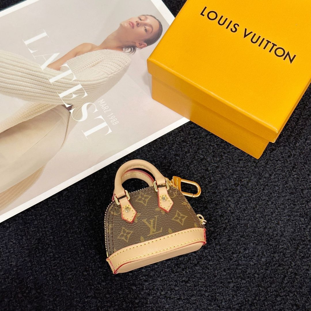 新品未使用 ルイヴィトン LOUIS VUITTON バッグチャーム・ミクロ アルマ モノグラムレザーバッグチャーム - メルカリ