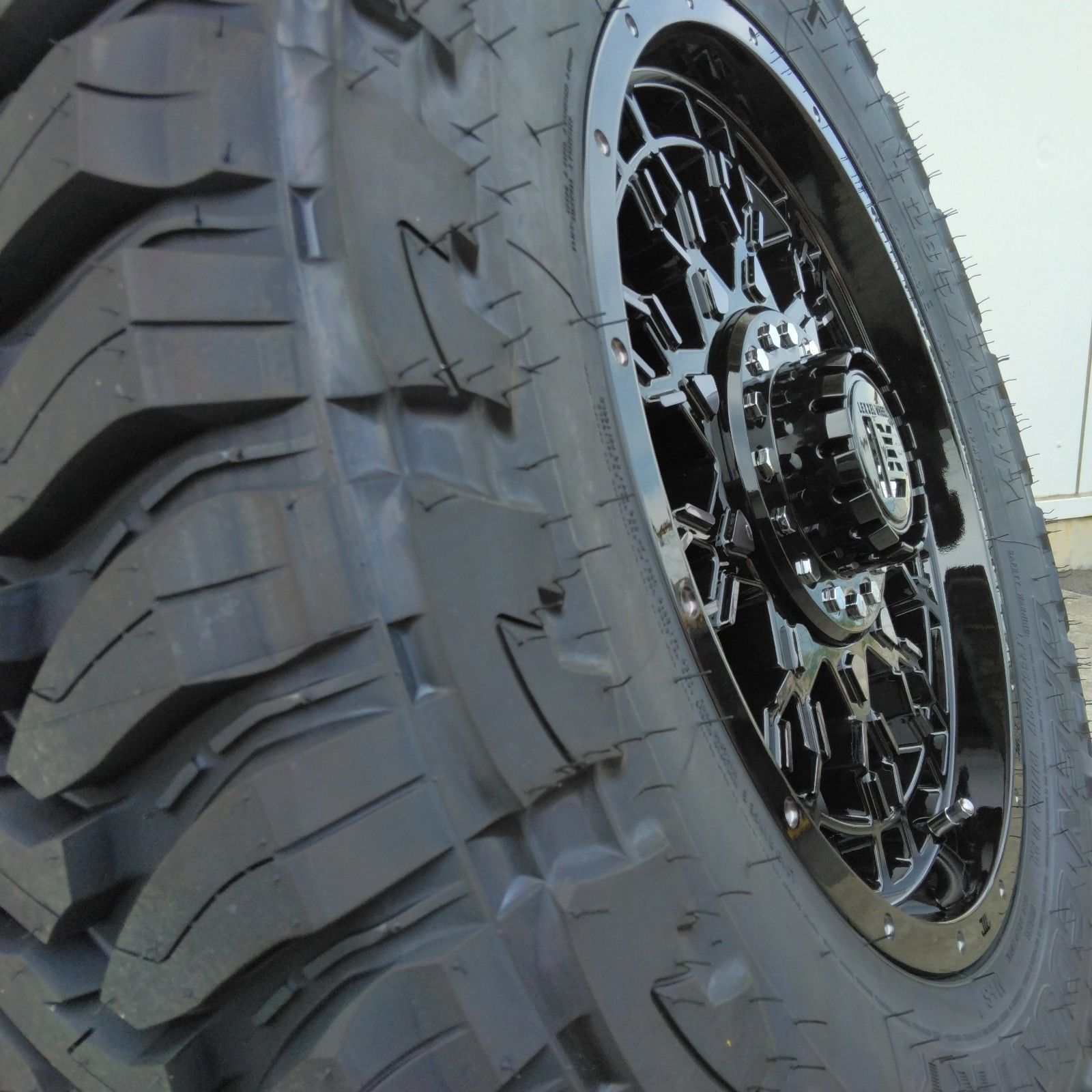 Jeep ラングラー JL JK タイヤホイールセット トーヨー オープンカントリーMT 265/70R17 新品4本セット LEXXEL  PreDator 17インチ - メルカリ