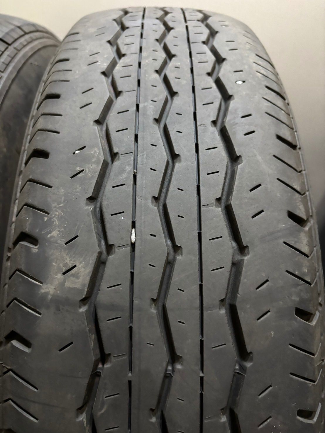 195 80R15 107 105N LT BRIDGESTONE RD613 22年製 トヨタ 200系 ハイエース 純正 15インチ 6J 35 139.7 6H 夏タイヤ 4本 南7-K255 FFCRYSTALESIA_COM