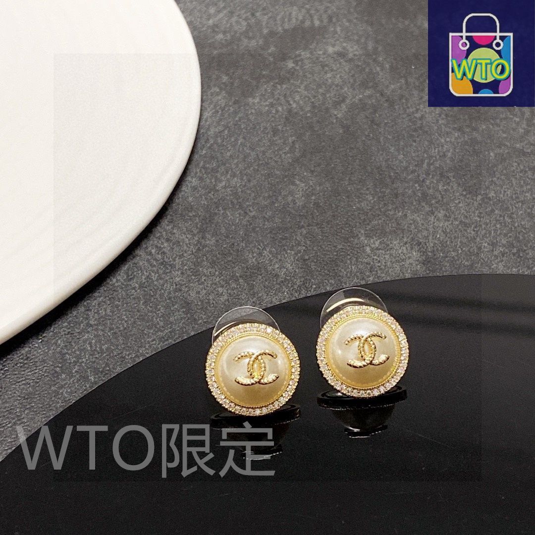 今日特価】Chanel ダブル C モノトーン ピアス 送料無料！在庫