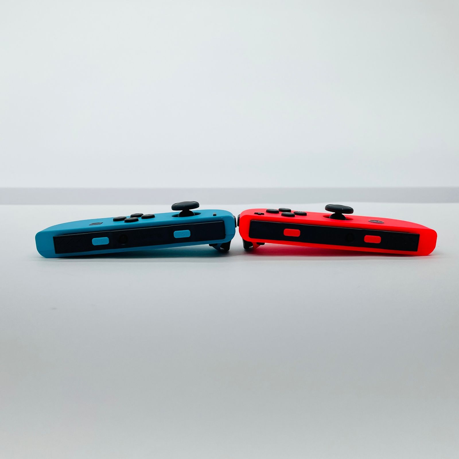 美品 Nintendo Switch 本体 Joy-Con(L) ネオンブルー/(R) ネオン