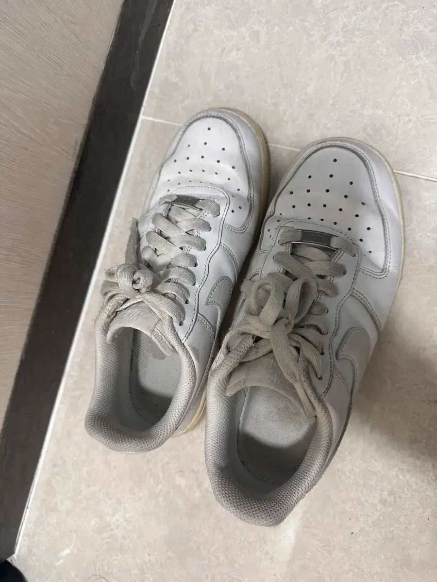 NIKE(ナイキ) エアフォース 235
