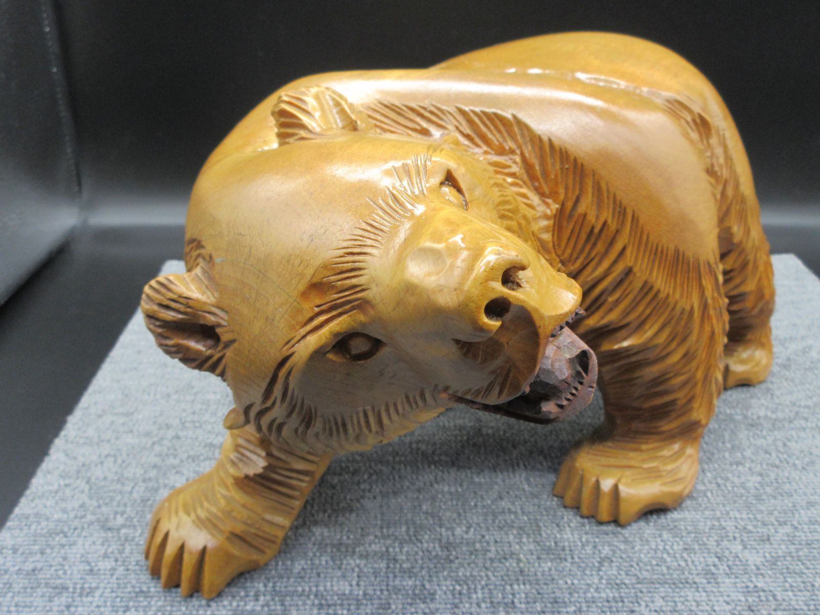 パステルオリーブ 【美品】ビンテージ 熊 白熊 吠え熊 彫刻 北欧 置物