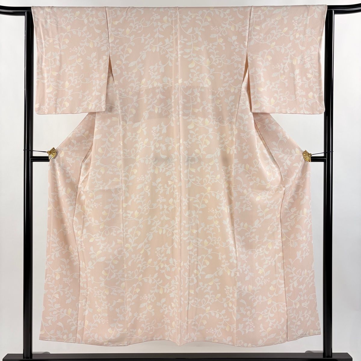 小紋 身丈151cm 裄丈63.5cm S 袷 葡萄唐草 ピンクベージュ 正絹 秀品