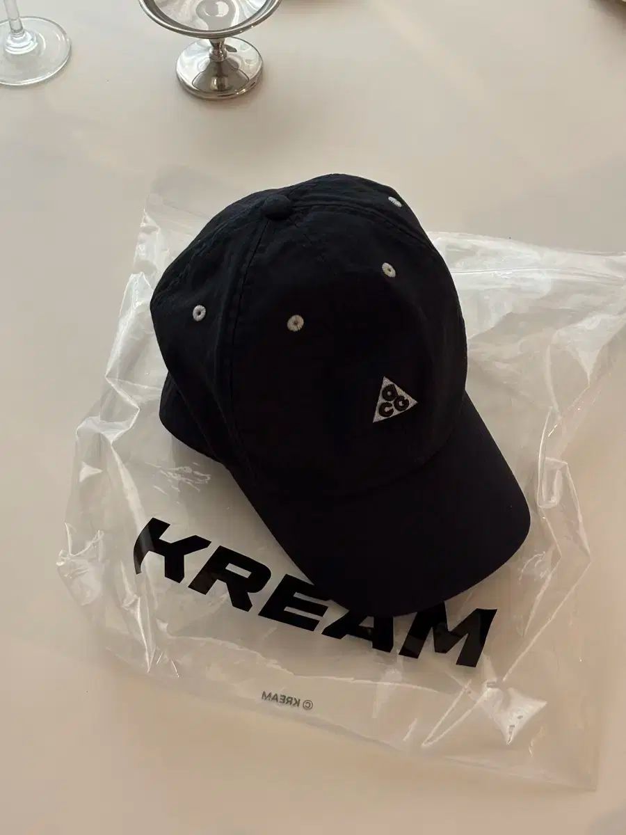 ナイキ NIKE サッカー トレーニングシューズ 27.5cm NIKE(ナイキ) ACG ヘリテイジ 86 キャップ ブラック ライト 煙 グレー