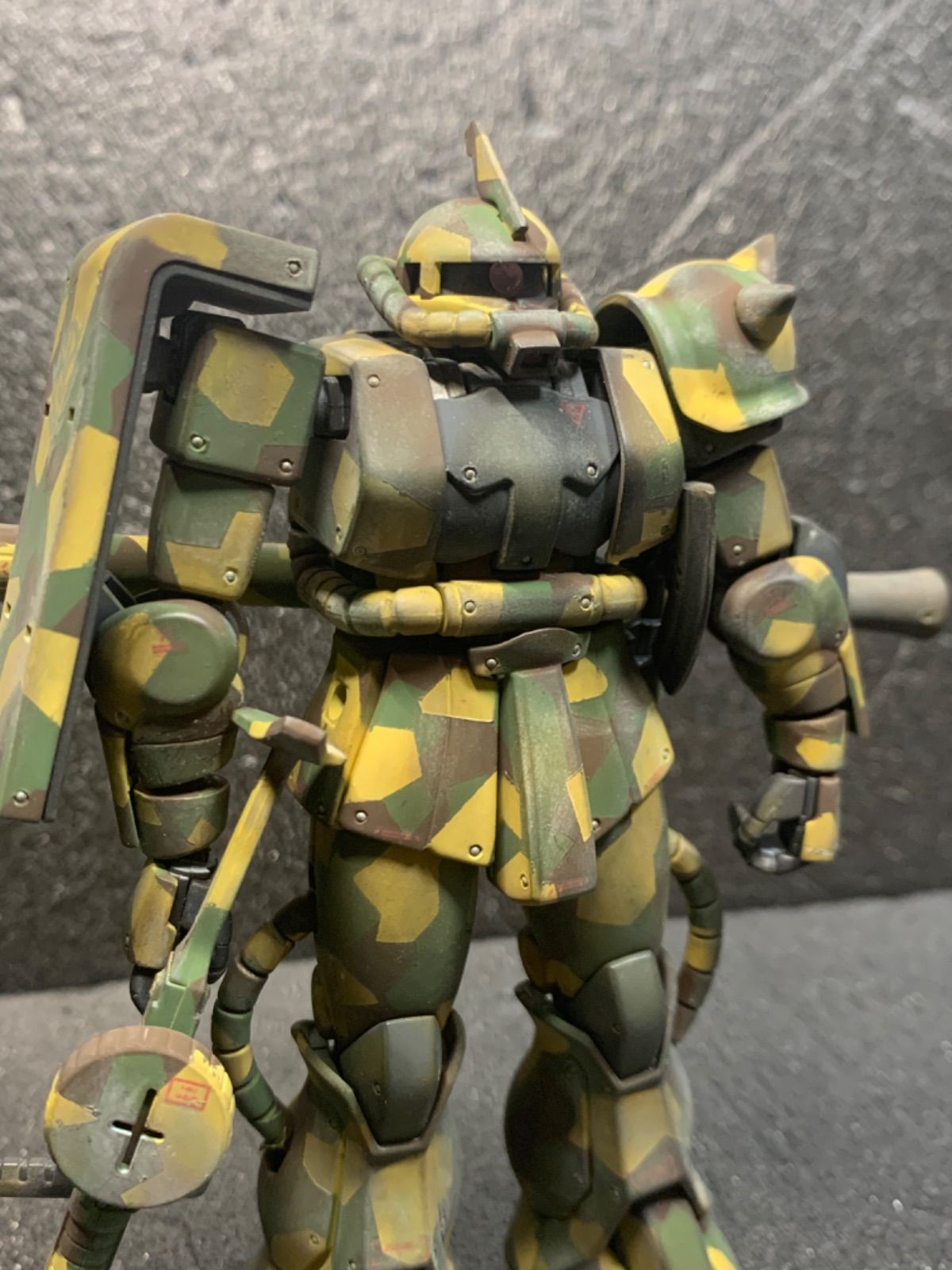 ガンプラ HGUC 1/144 MS−06 ザクⅡ オリジナルカラー迷彩塗装