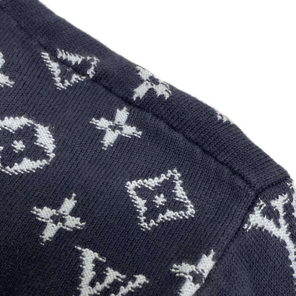 人気ブランドも見つかる! ルイヴィトン 長袖セーター サイズS メンズ グラディエントモノグラムクルーネック RM241Q USO HQN42W ネイビー×ライトブルー