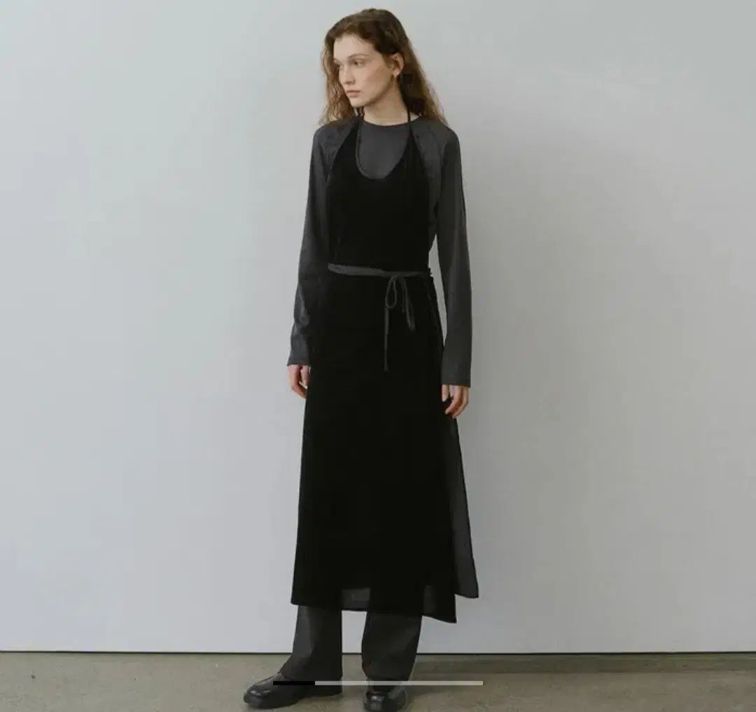 URAGO ウラゴ ツアーベルベット ホルターネック ONE PIECE