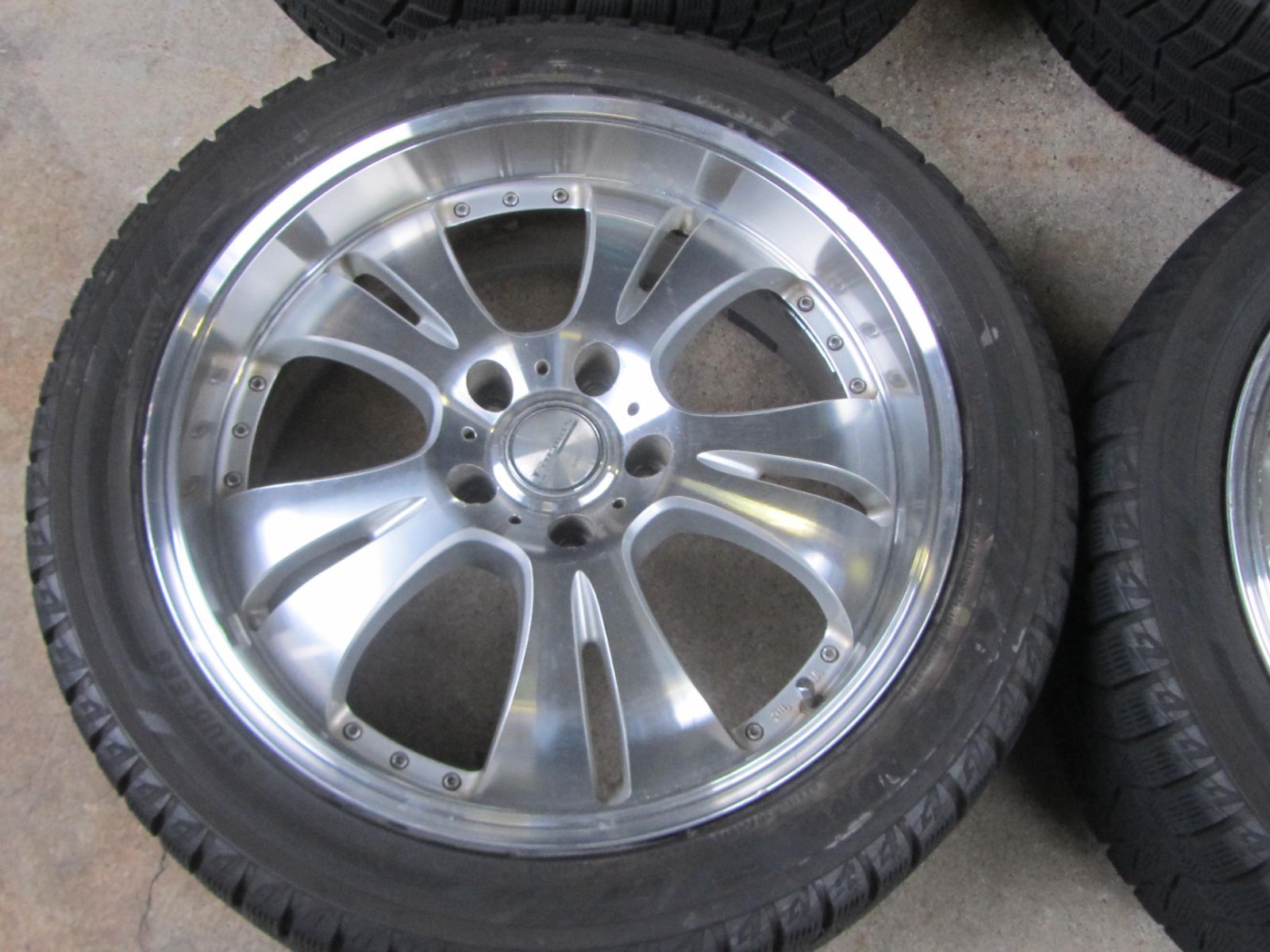 プリウスα レヴォーグなど