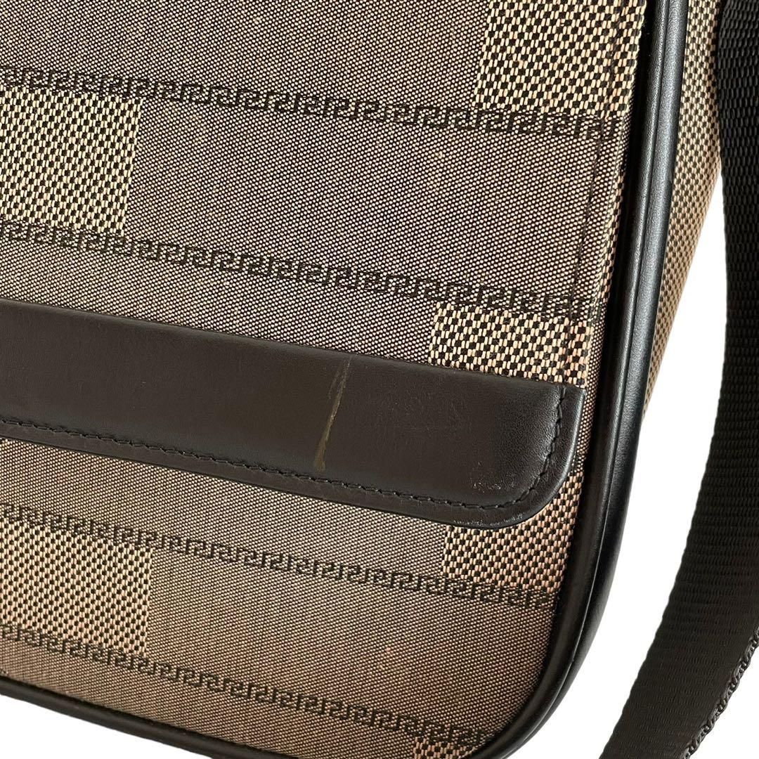GIANNI VERSACE ジャンニヴェルサーチ ショルダーバッグ porta - メルカリ
