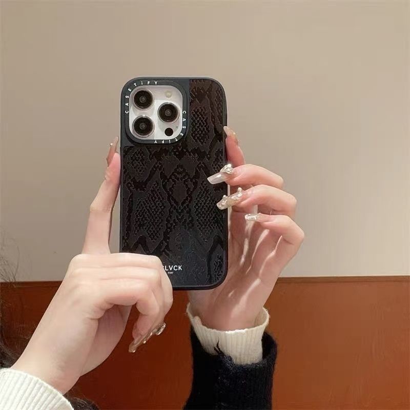 CASETiFY/BLVCKMagsafe マグネット対応スネークプリント iPhone16/15/14/13/12 シリーズ対応 フルカバー耐衝撃ミラーケース