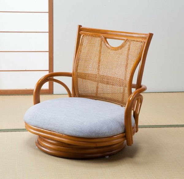 あぐらで座れる 天然籐 回転チェア