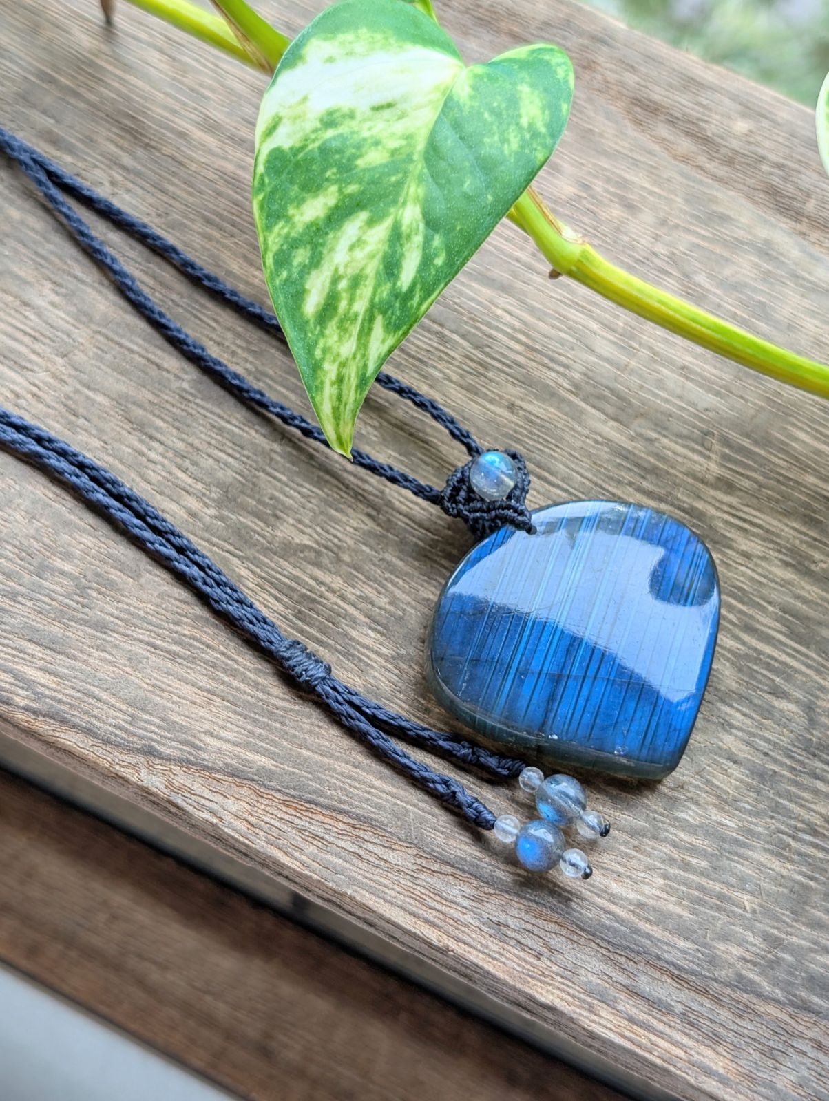 注文 ☆大きめ☆ラブラドライト(ストライプブルー)☆マクラメ編み