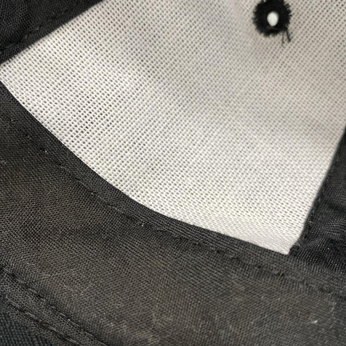 黒 刺繍