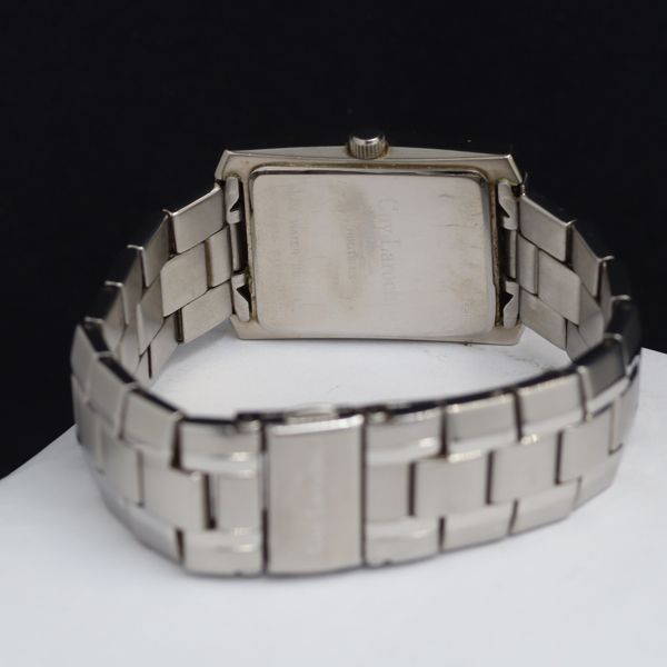 美品・バーバリーワールドタイムウォッチ・クォーツ・シルバー・純正革ベルト・説明書 美品】バーバリー ワールドタイム GMT クォーツ メンズ 腕時計