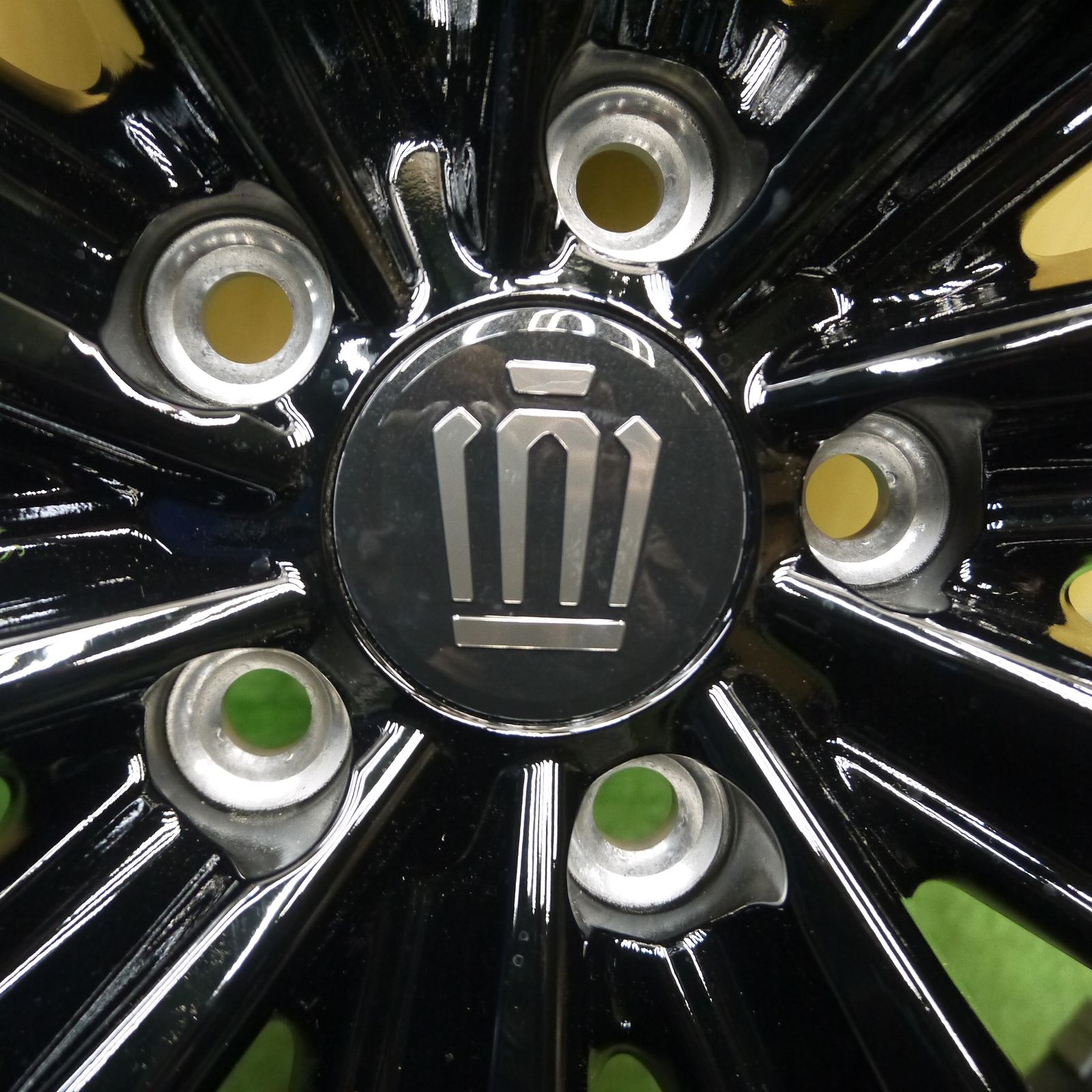 クラウンスポーツ　純正ホイール　２１インチ　新車外し 新車外し 美品】トヨタ クラウンスポーツ 純正 21in 8.5J +35 PC