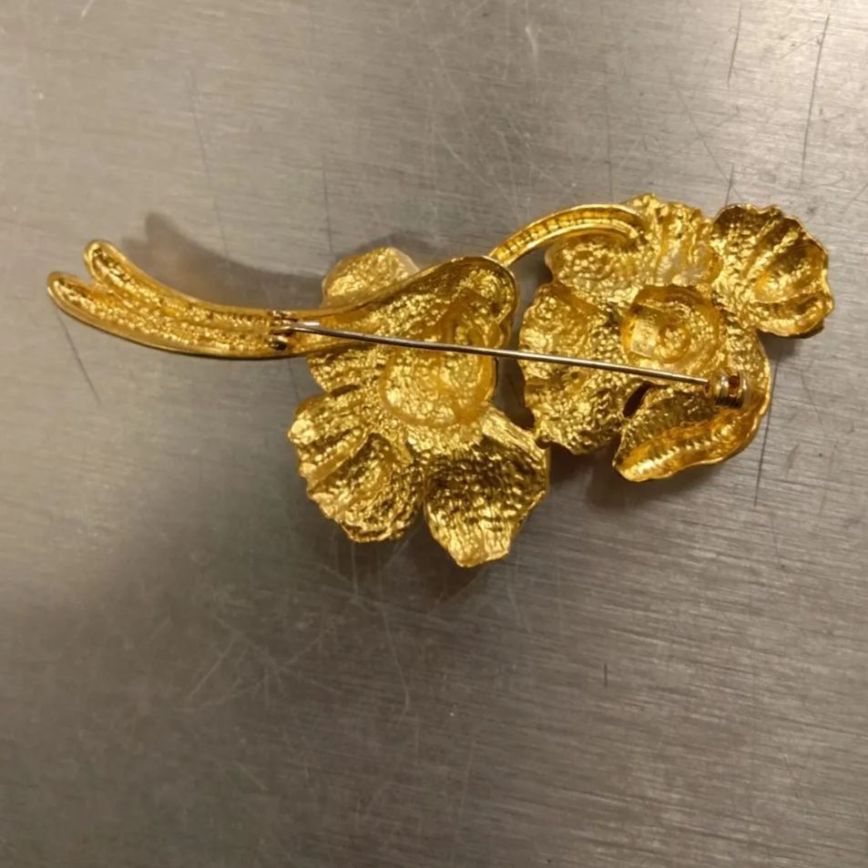 美品　ケンゾー　ゴールド 花モチーフ ブローチ 約6.5cm アクセサリー KENZO ケンゾー ゴールドカラー フラワーモチーフ ブローチ