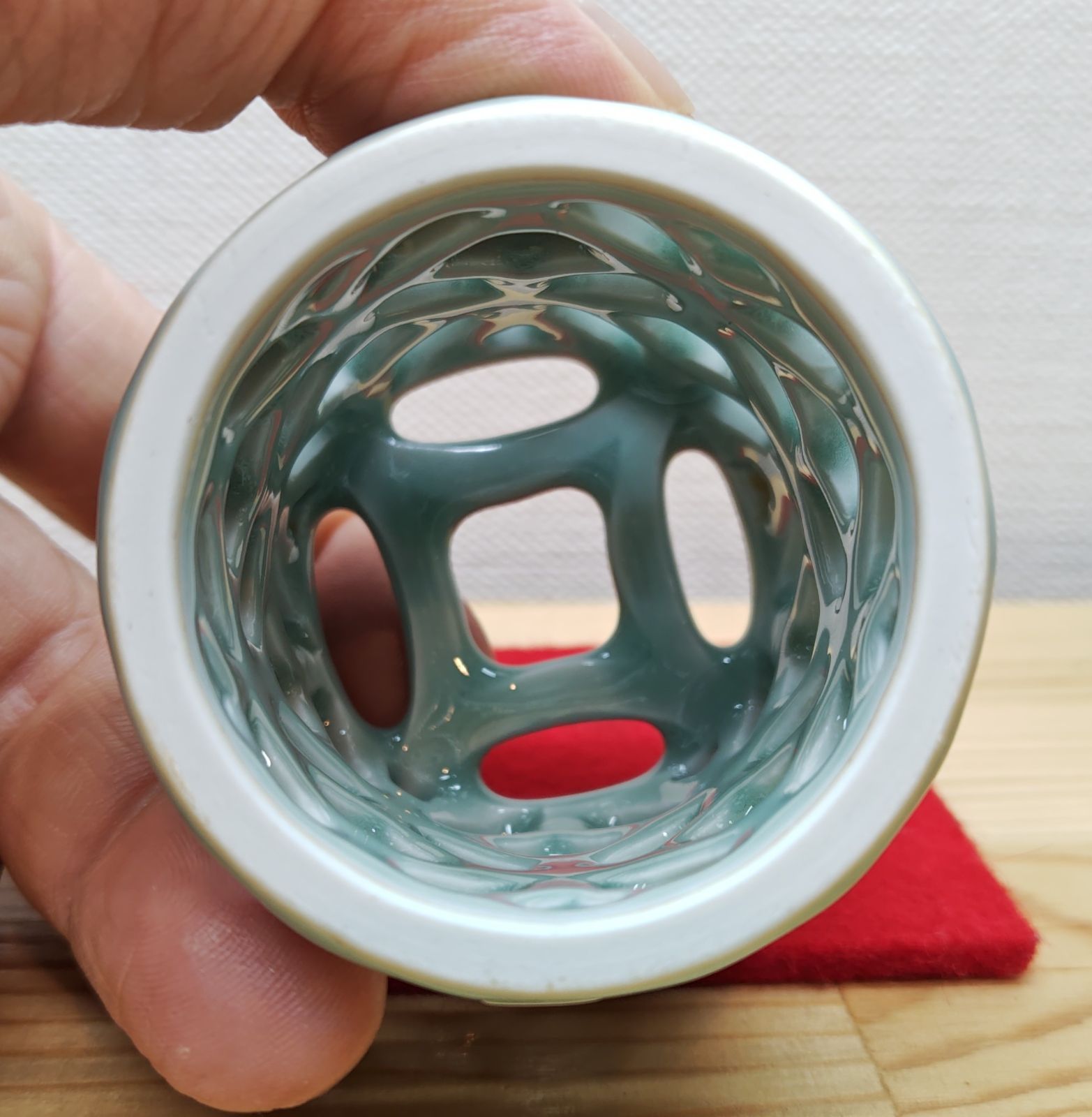 逢絢亭・新品】茶道具 蓋置 平戸焼 青磁 七宝透かし 横石嘉助 共