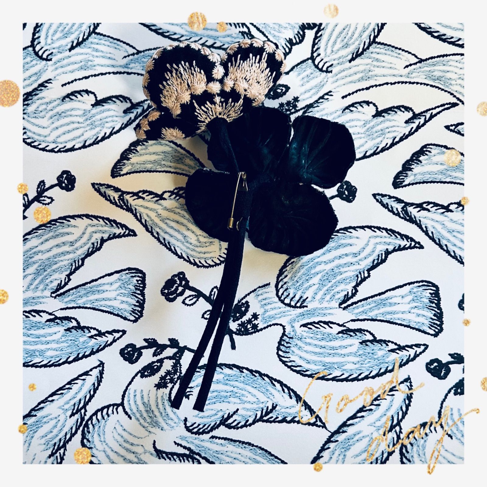 mina perhonen「picnic flower」コサージュ