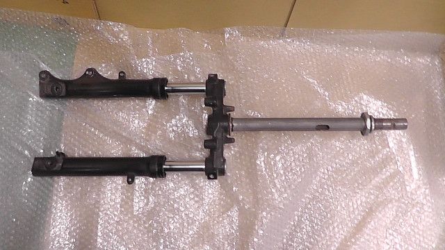 ジョグZR FI SA39J-825xxx の フロントフォーク 1760056584