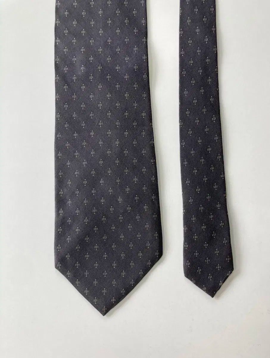 高級ブランドネクタイ　２０本セット　ARMANIなど　最終値　早い者勝ち ARMANI(アルマーニ) ブランド品 ネクタイ - メルカリ