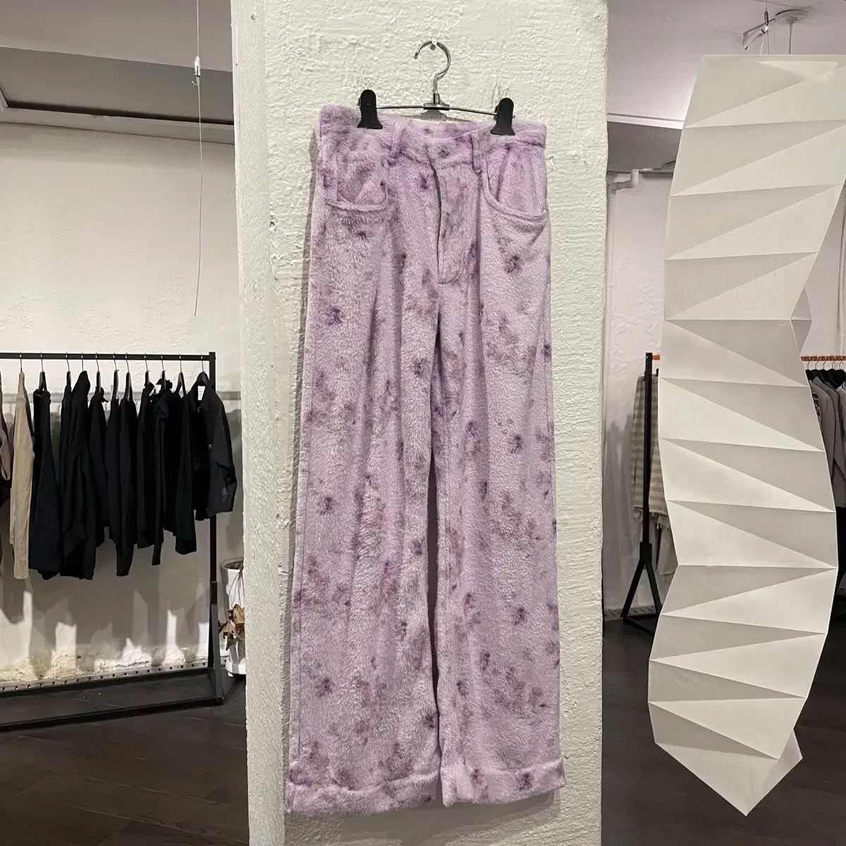 Acne Studios テディ ワイド パンツ ジェニ着用