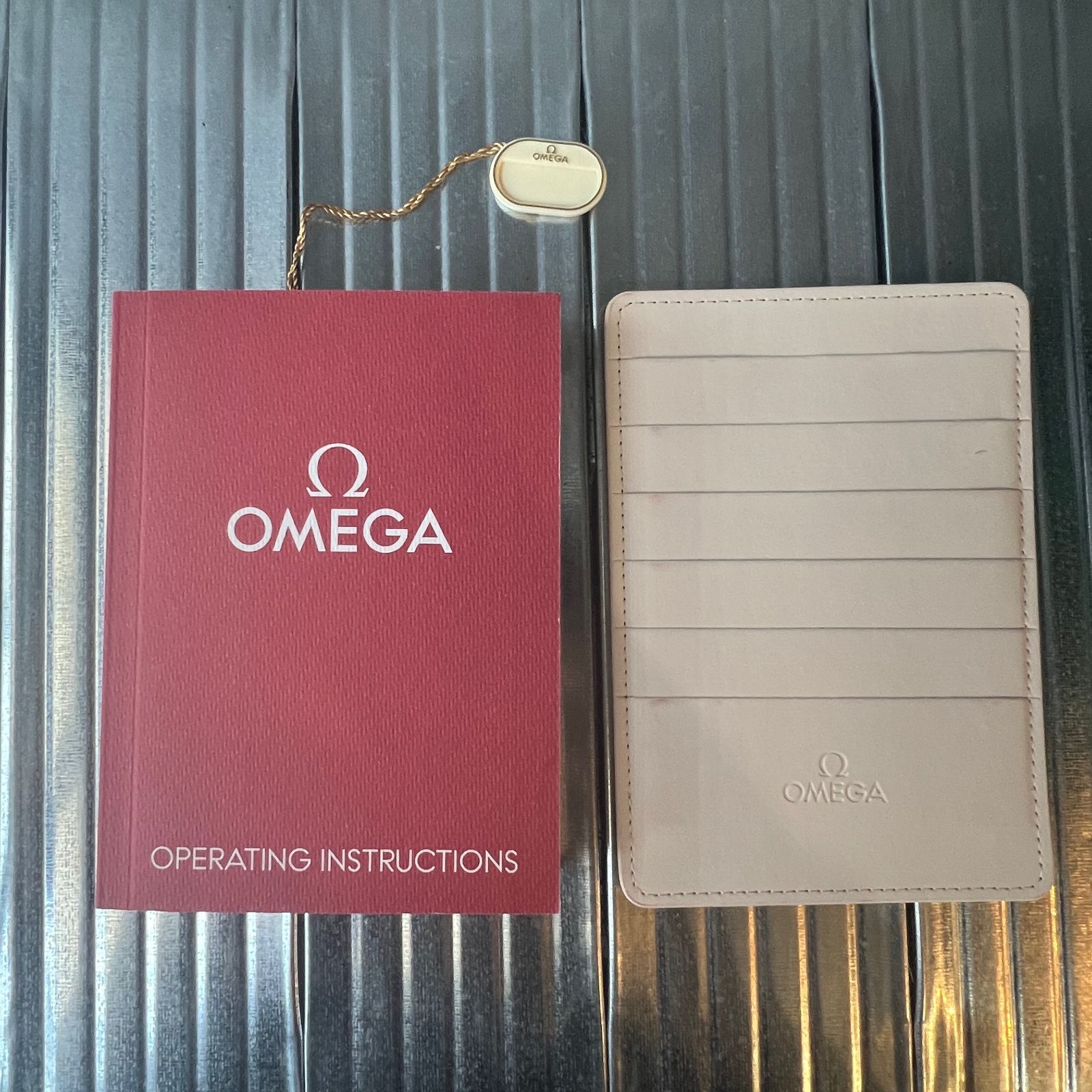 OMEGA オメガ 時計ケース 説明書、カードケース付き オメガ 時計ケース