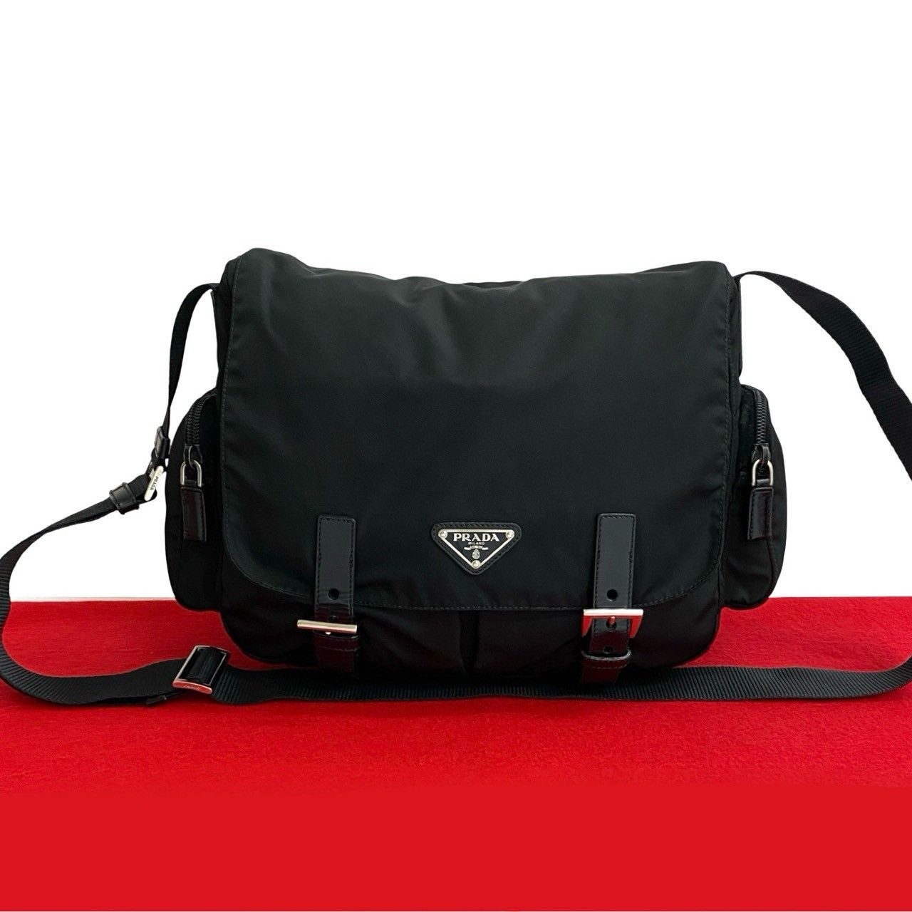 プラダ 三角ロゴ 金具 ナイロン ブラック ショルダーバッグ サコッシュ 大容量 PRADA 極 美品 袋付き 希少品 プラダ 三角ロゴ プレート 金具