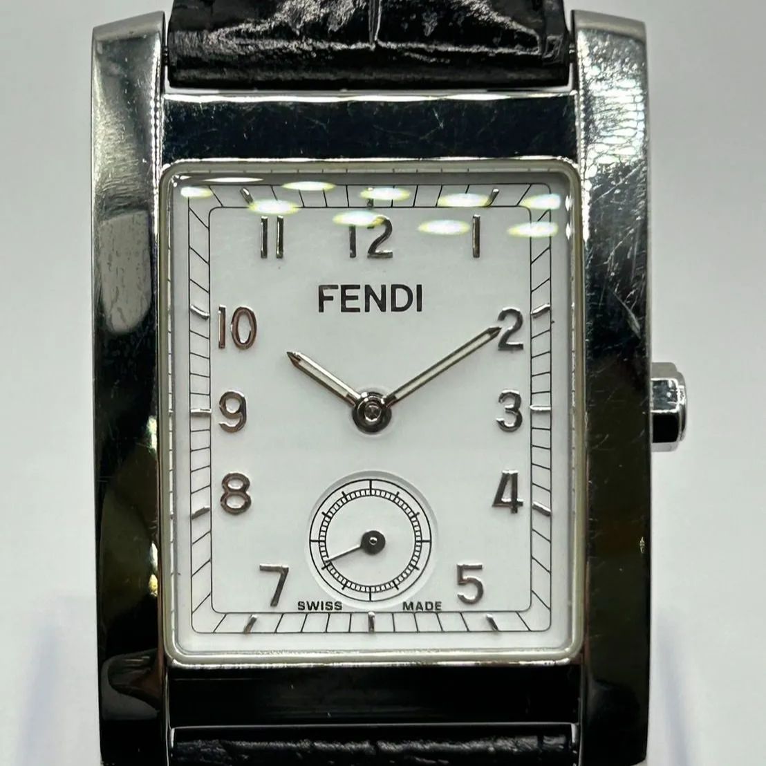 FENDI ホワイトレザー スクエア腕時計 Fendi スクエア型時計 オレンジレザー フェンディ25年アイコンバッグ