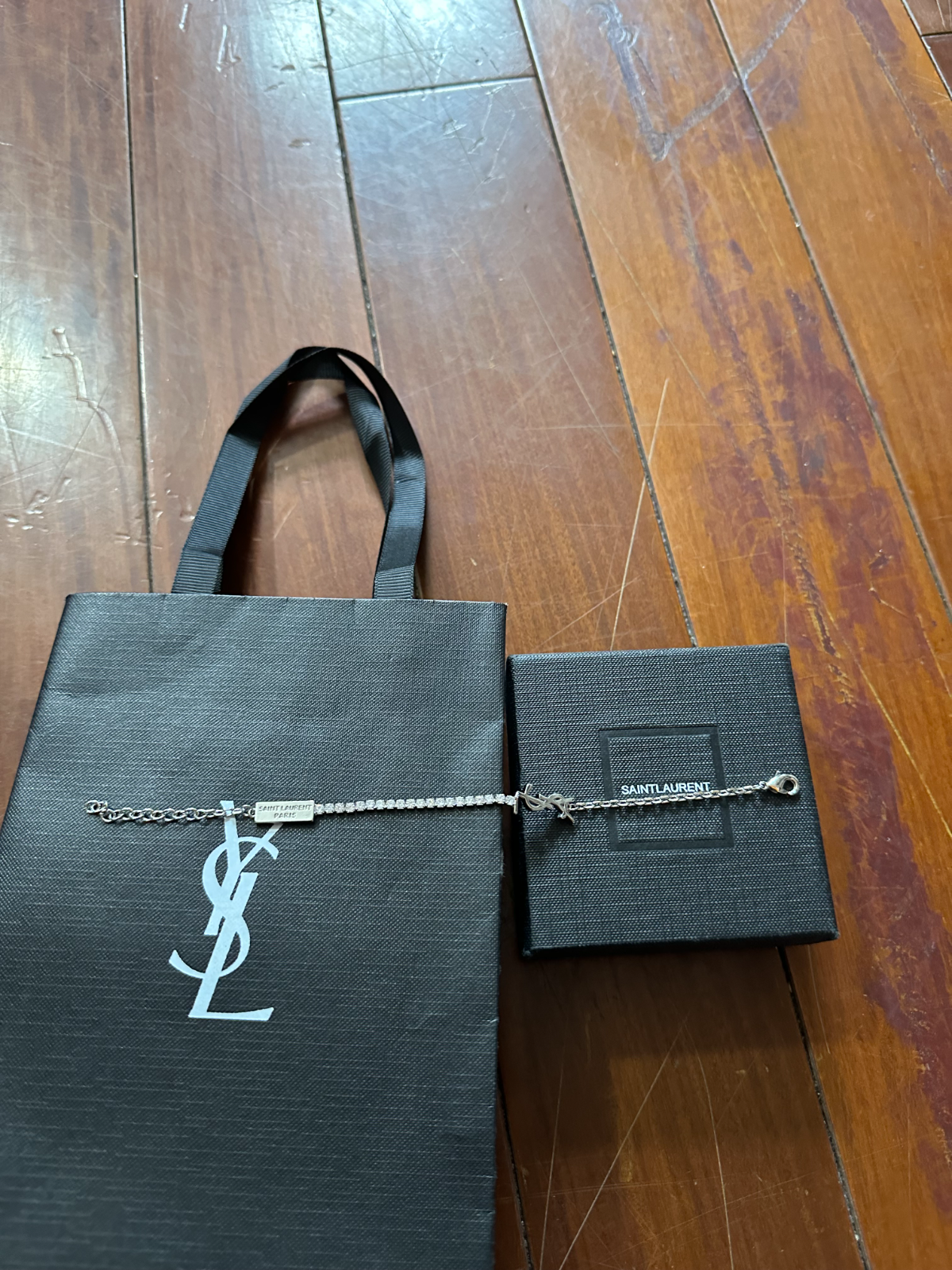 SAINT LAURENT サンローラン　カサンドラ　チャームブレスレットYSL