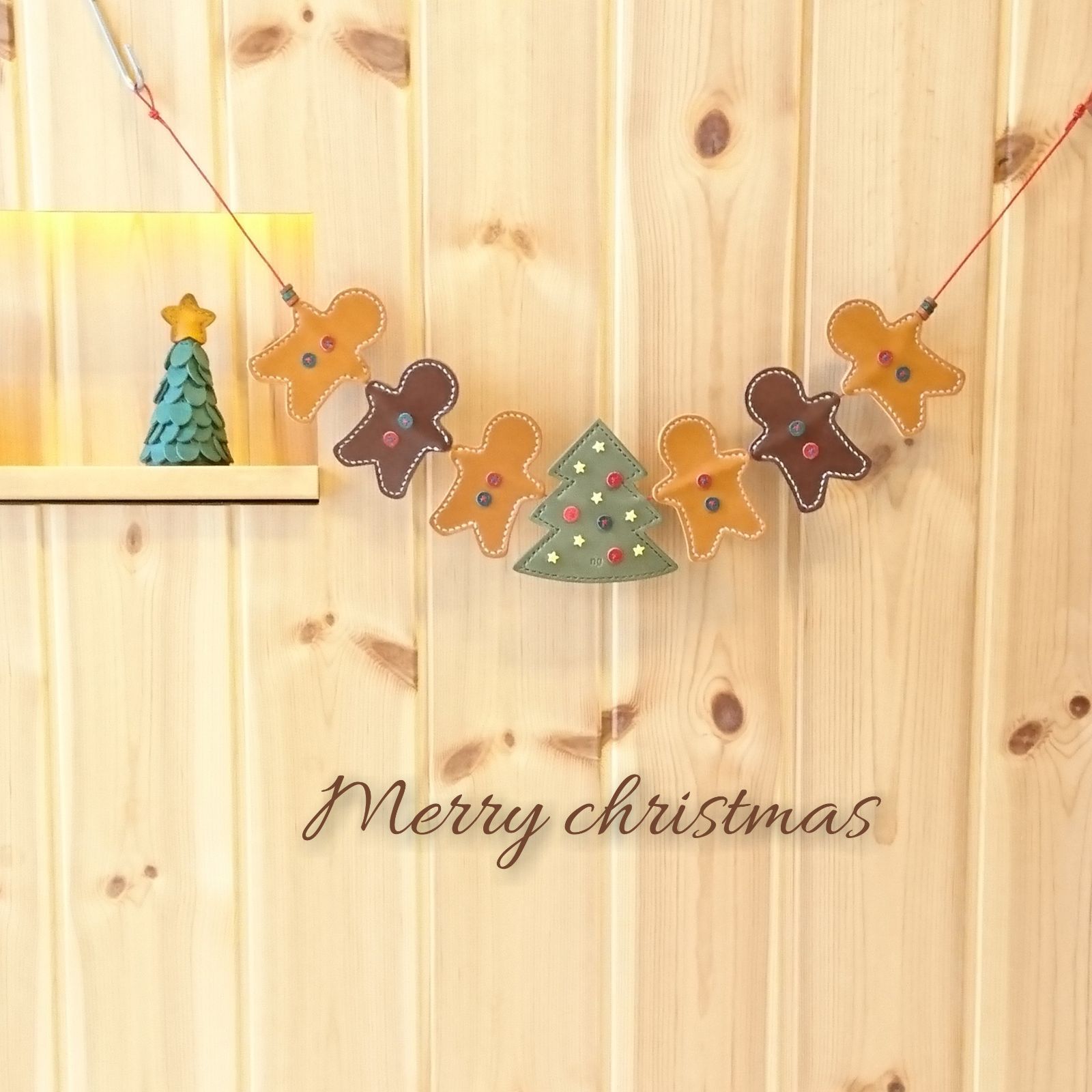 革でできたジンジャーマンクッキーのガーランド (Xmas Ver.)