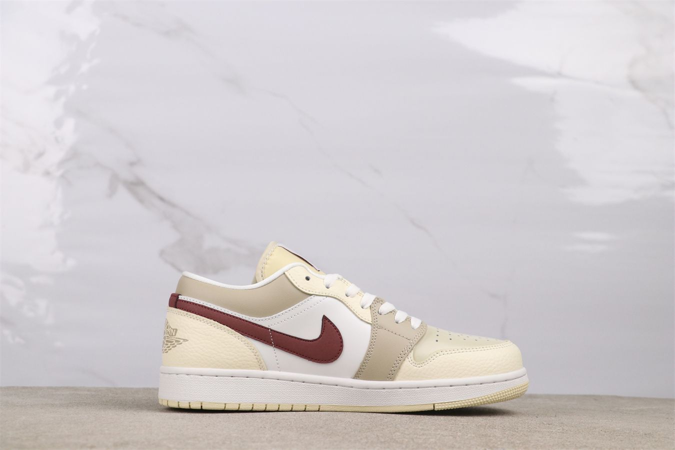 今日 エアジョーダンHV6530 - 100ライトブラウン -バーガンディ