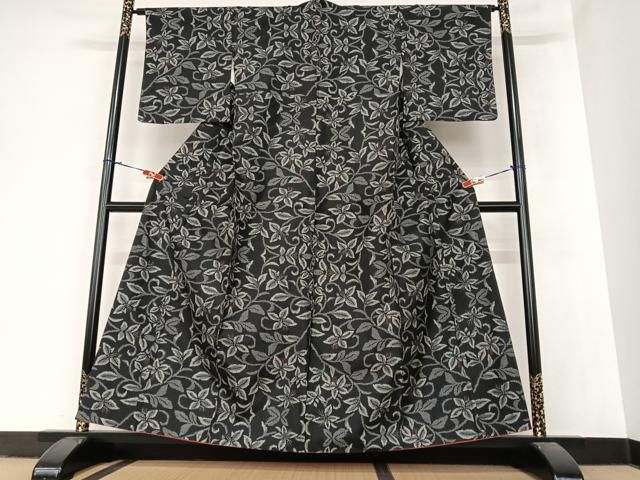 平和屋着物□本場大島紬 泥染め 亀甲吉祥花文 正絹 逸品