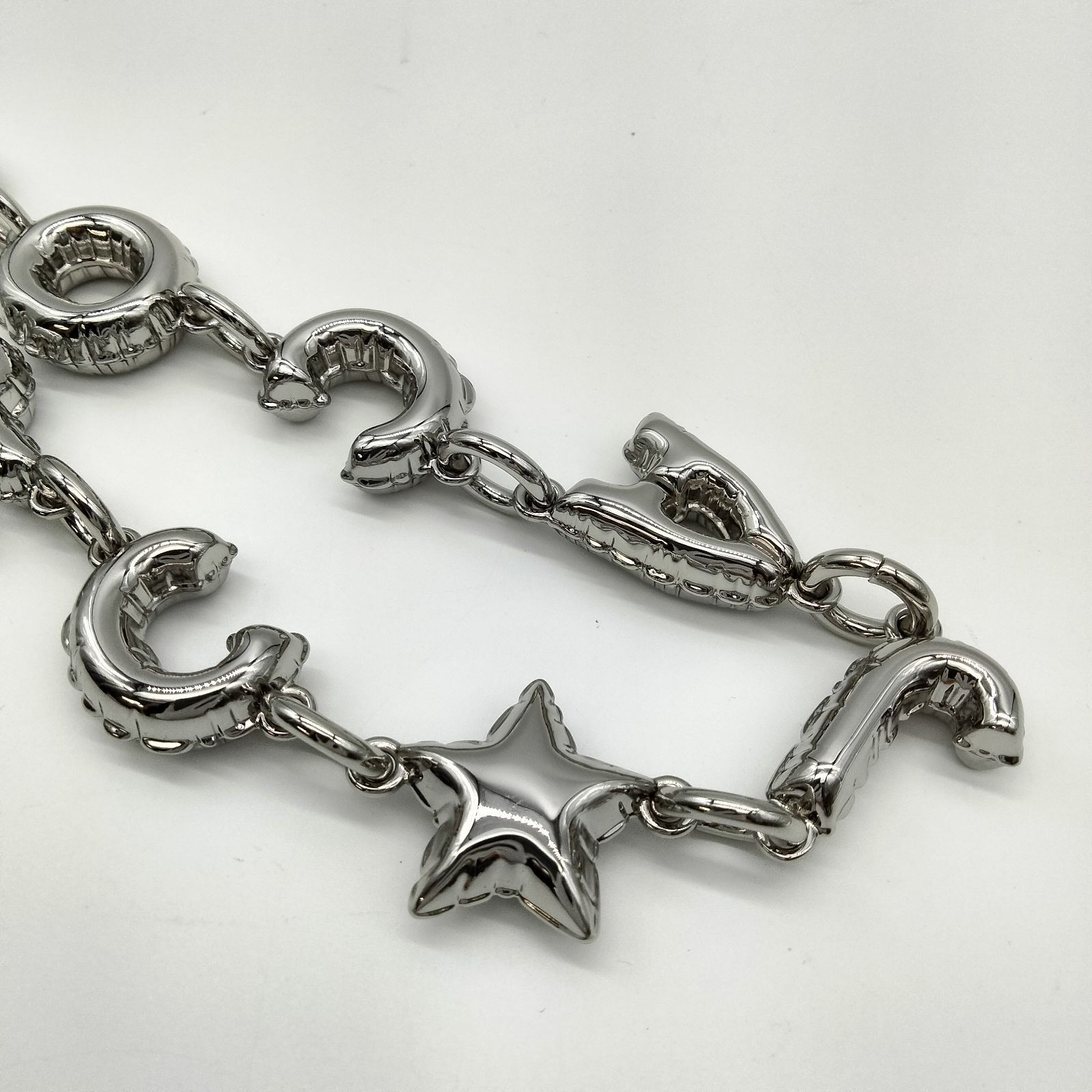美品 マークジェイコブス ザ バブルチェーン ロゴ ショルダーストラップ MARC JACOBS(マーク ジェイコブス)｜【公式】THE BUBBLE CHAIN