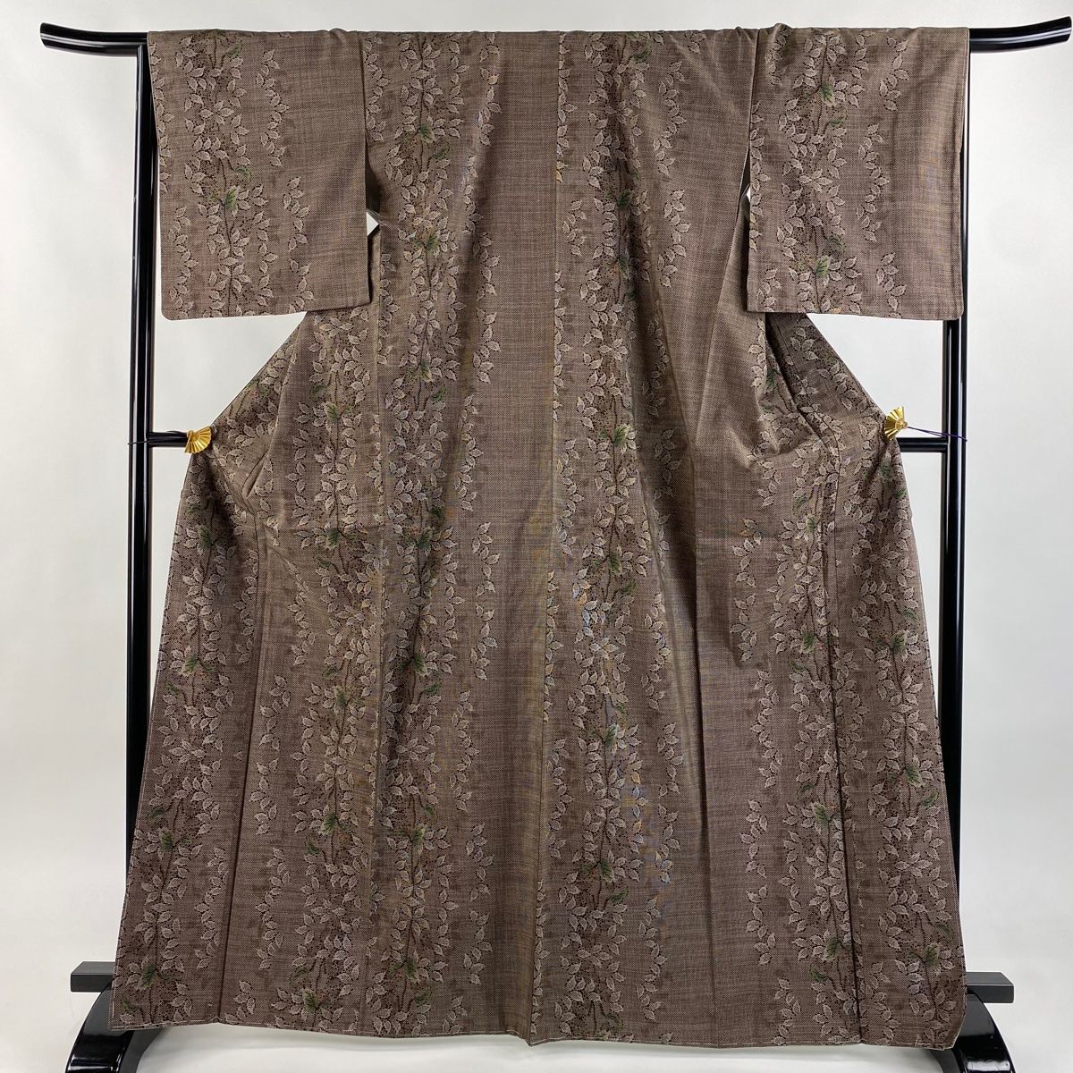 紬 身丈167cm 裄丈66.5cm M 袷 枝花 葉柄 茶色 正絹 秀品