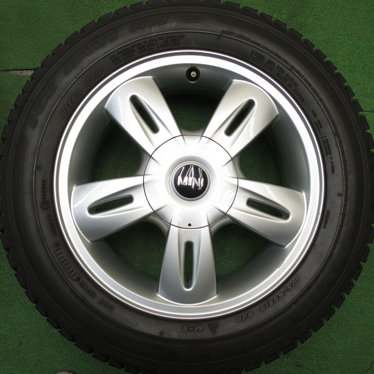 バリ溝 MINI 純正 ホイール 175/65R15 15×5J バリ溝 MINI 純正 ホイール 175/65R15 15×5J