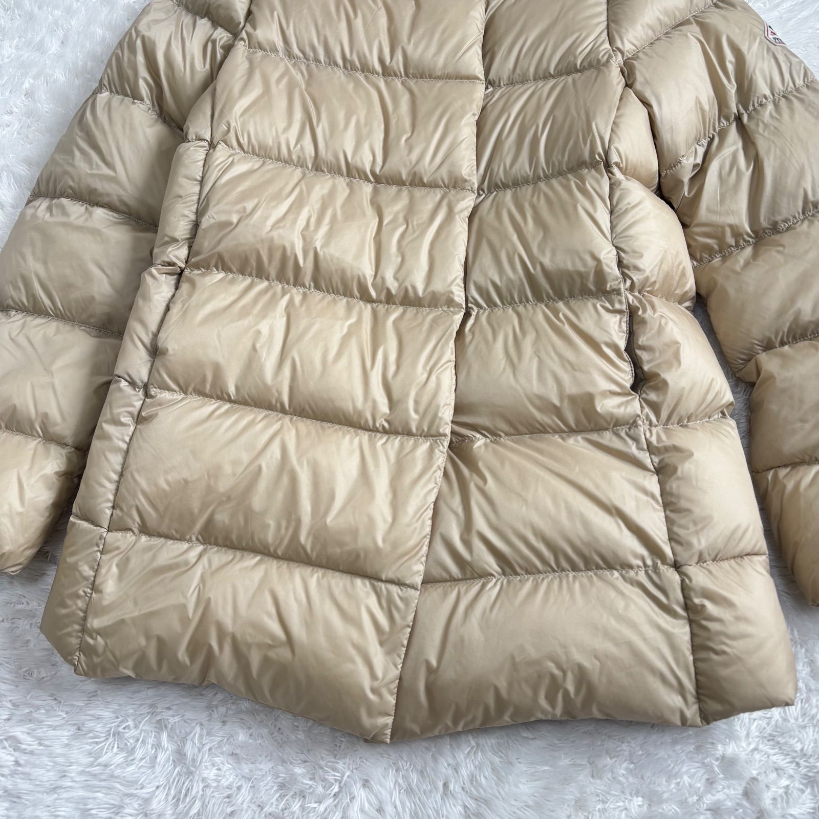 近年モデルPYRENEX COCOONノーカラーダウンコートベージュ40