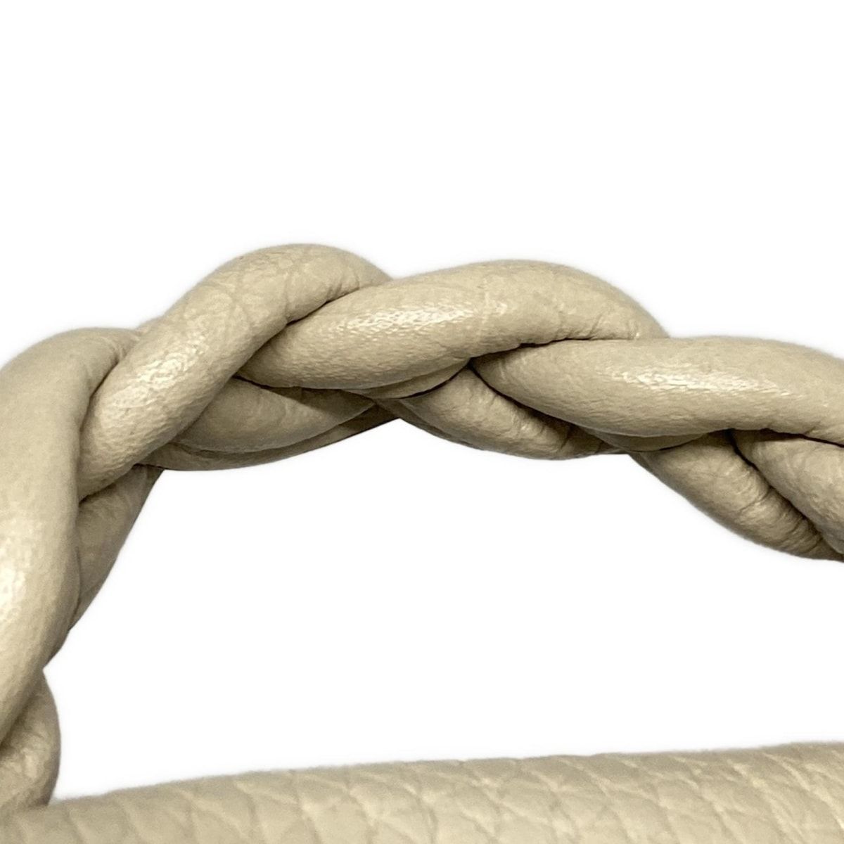 グレーベージュ