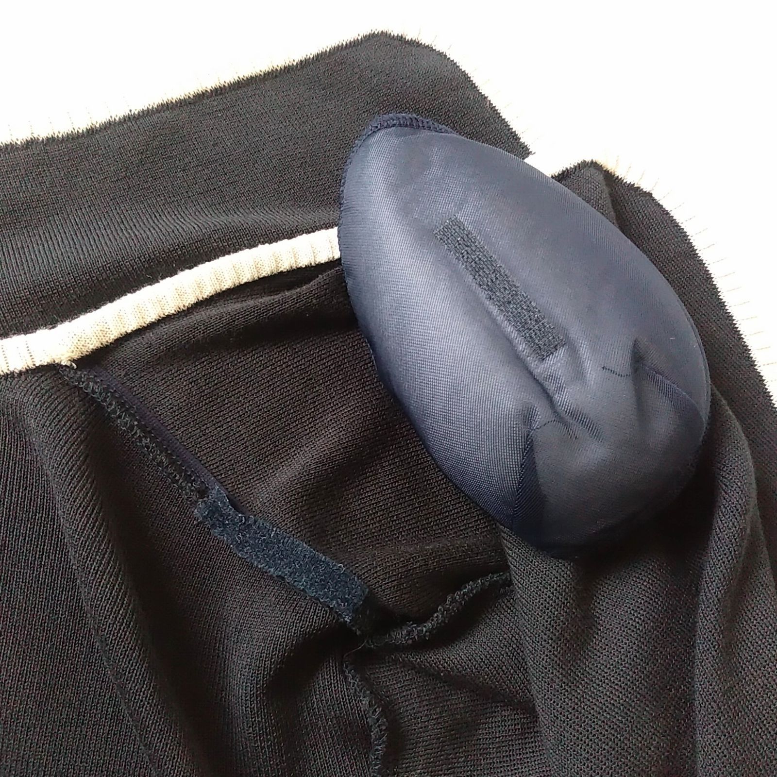 定価52000円 文字ロゴ-ラインストーンボタン付き