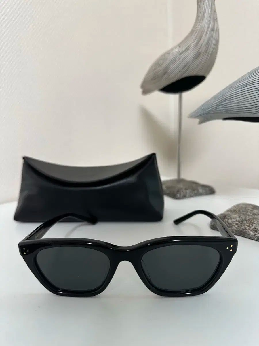 GENTLE MONSTER ブラック サングラス　GISEL E Gisele 01 | Gentle Monster INT Official Site