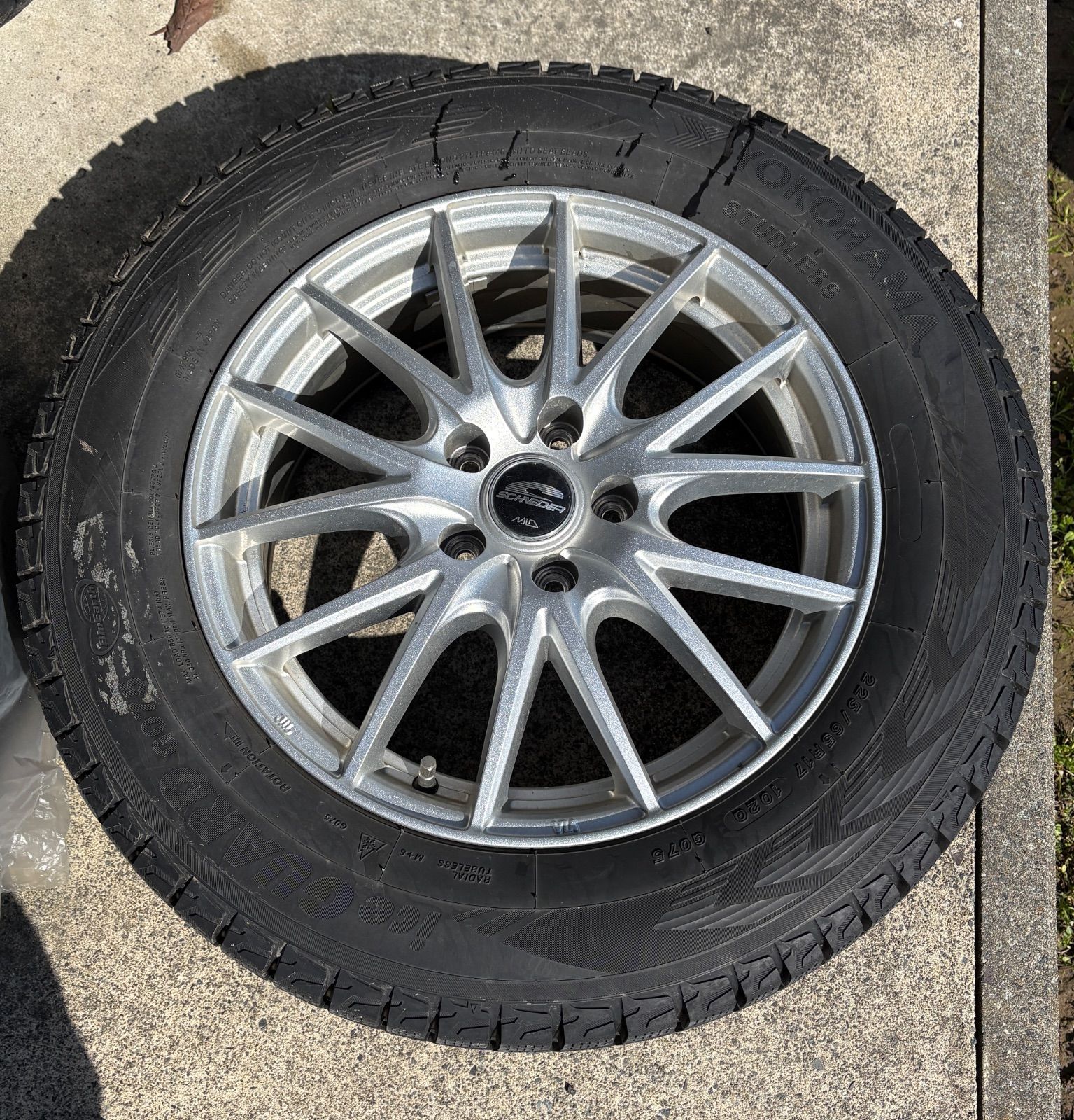 美品Pirelli 225/65 R17 スタッドレスタイヤ・ホイールセット4本 美品