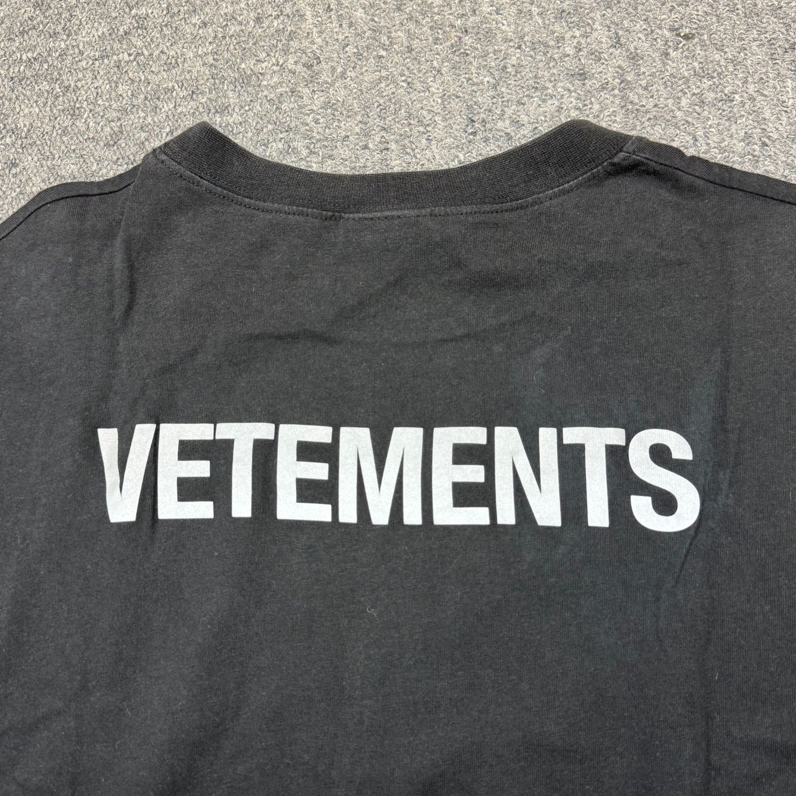 VETEMENTS STAFF LOGO TEE スタッフロゴTシャツ 半袖カットソー バック 