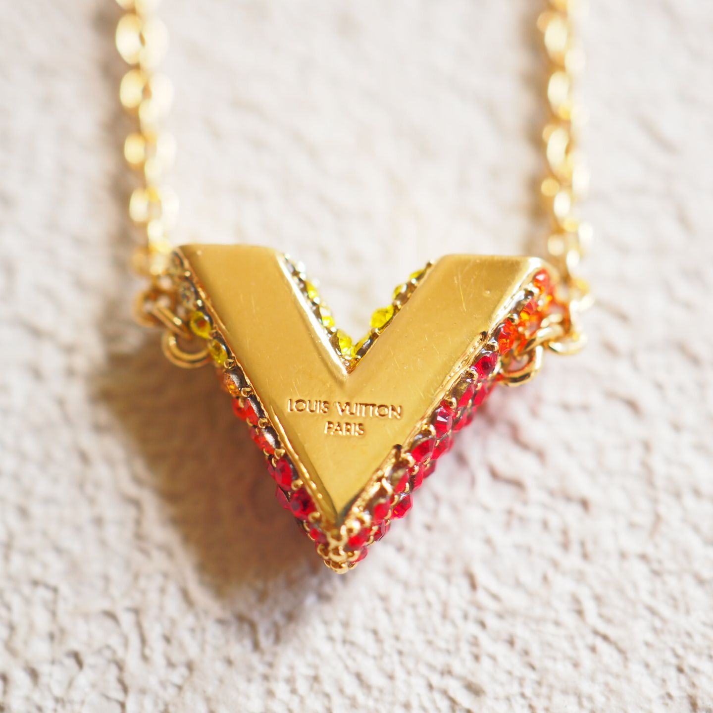 未使用極美品☆ ルイヴィトン LOUIS VUITTON エセンシャルV ストラス 